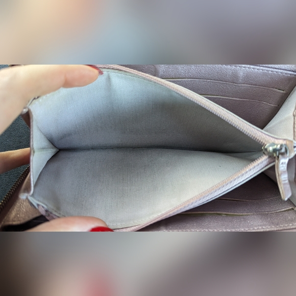 CHANEL Light Pink Metallic Zip Wallet - Picture 4 of 13